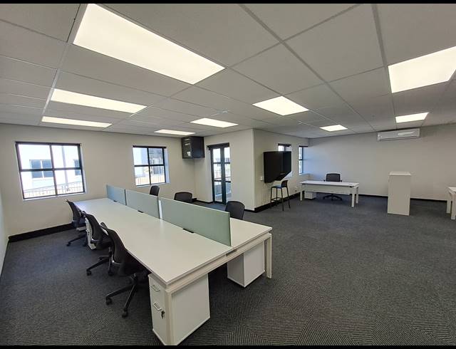 130M² OFFICE TO LET IN HYDE PARK